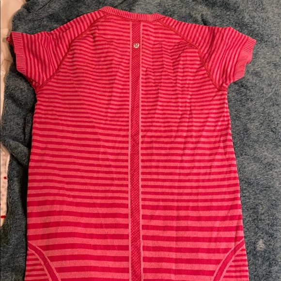 lululemon swiftly tech short sleeve size 8 - Picture 2 of 6